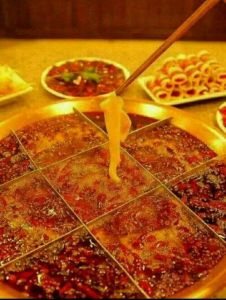 重慶火鍋底料哪家好？蘸料來(lái)選擇