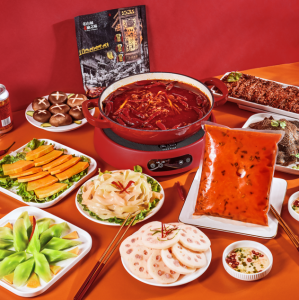 源頭廠家底料為何受火鍋店青睞？優(yōu)勢揭秘！