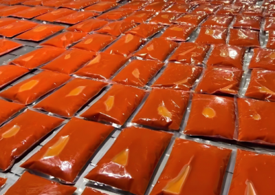 重慶火鍋底料獨(dú)特風(fēng)味，加工廠有何秘訣？