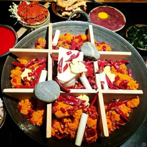 揭秘重慶火鍋底料靈魂之味，獨(dú)特秘訣何在？廠家深度解析！